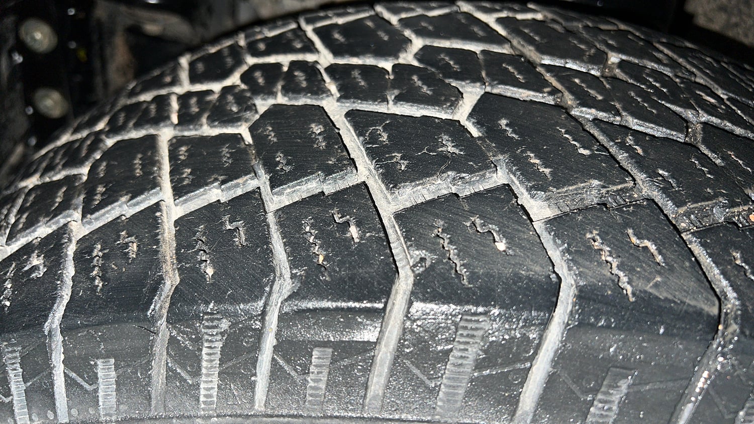 Used 2023 Mahindra Thar LX Hard Top Petrol AT RWD Petrol Automatic tyres LEFT FRONT TYRE TREAD VIEW