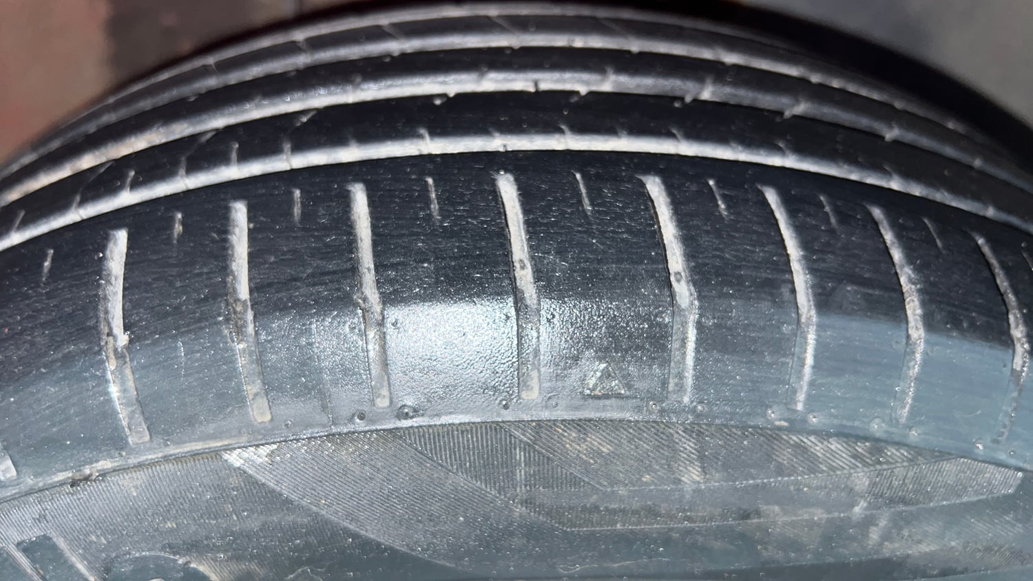 Used 2015 Volkswagen Polo Highline1.2L (P) Petrol Manual tyres RIGHT FRONT TYRE TREAD VIEW