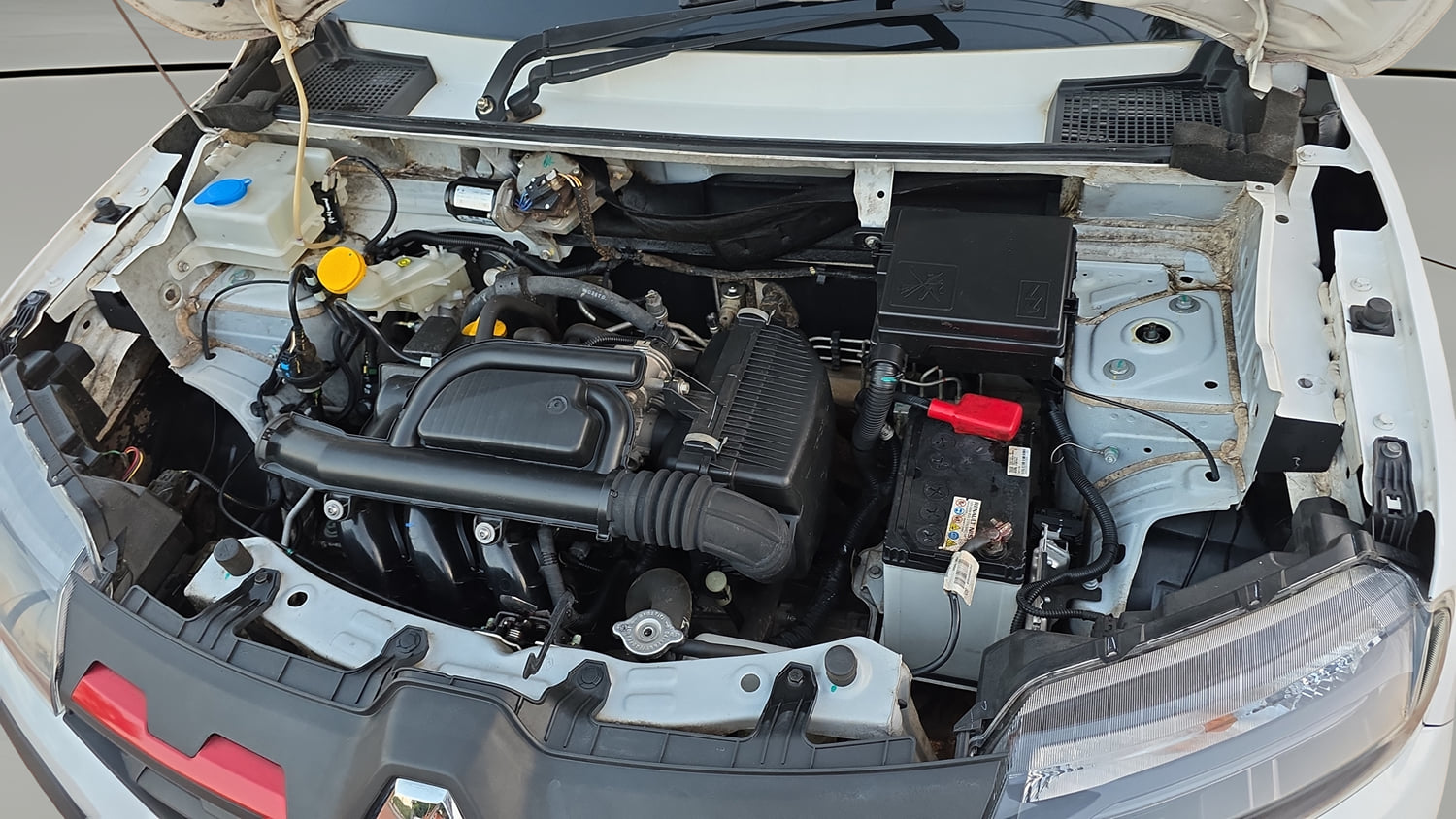 Used 2022 Renault Kwid CLIMBER Petrol Manual engine ENGINE LEFT SIDE VIEW