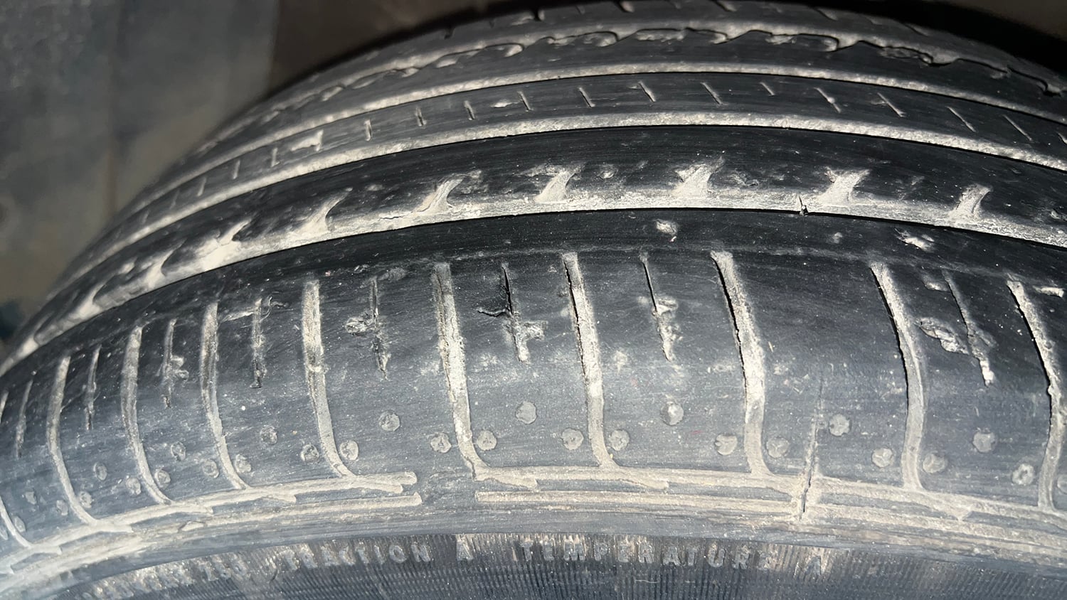 Used 2018 Ford EcoSport Ambiente 1.5L Ti-VCT Petrol Manual tyres RIGHT FRONT TYRE TREAD VIEW