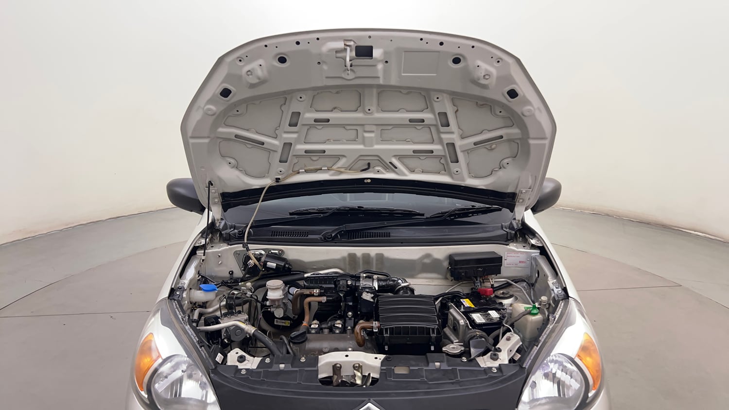 Used 2023 Maruti Suzuki Alto 800 VXi Petrol Manual engine ENGINE & BONNET OPEN FRONT VIEW