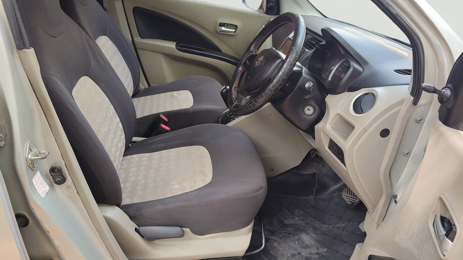 Used 2017 Maruti Suzuki Celerio VXi AMT Petrol Automatic interior RIGHT SIDE FRONT DOOR CABIN VIEW