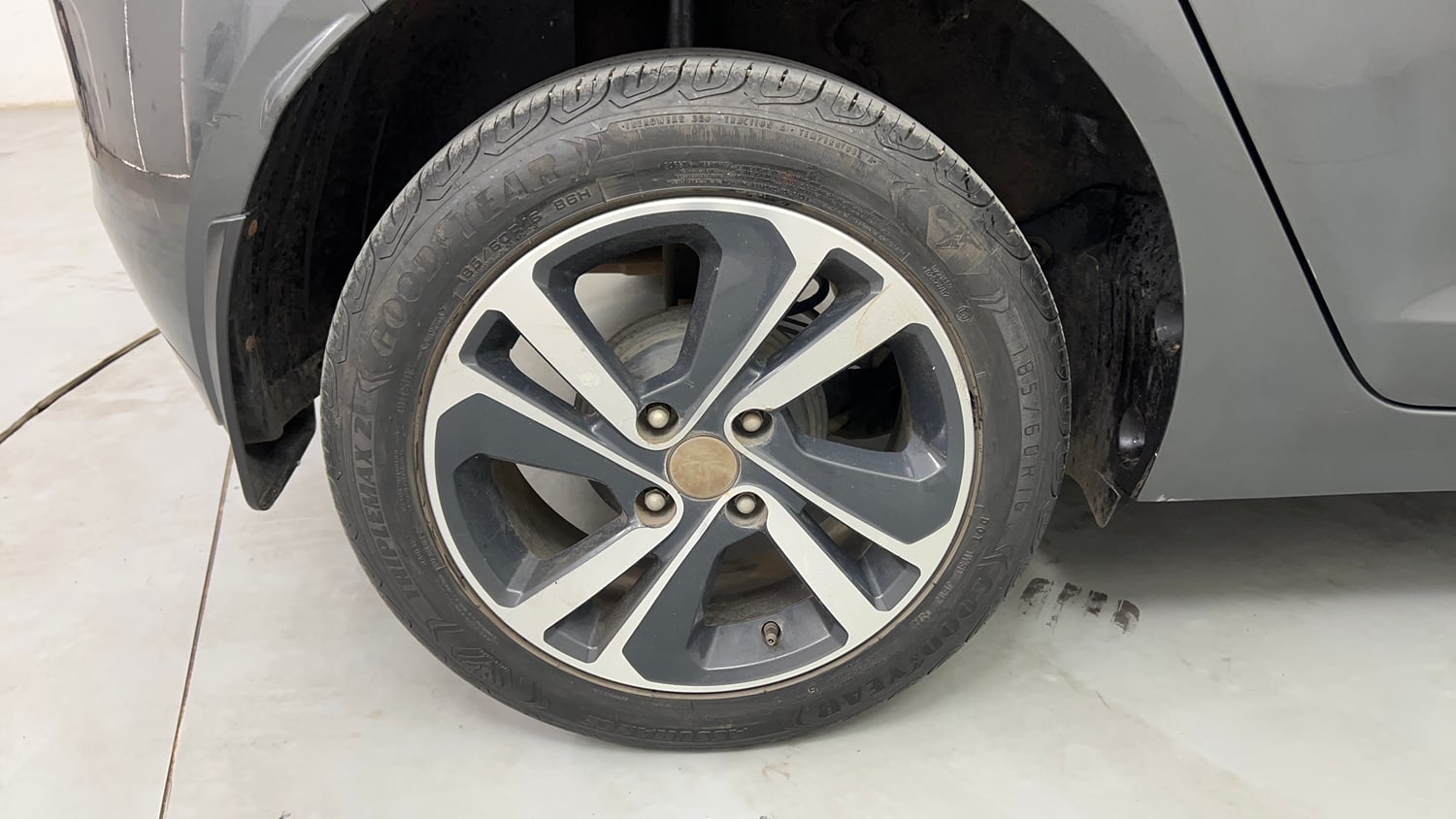 Used 2022 Tata Altroz XZ Diesel Diesel Manual tyres RIGHT REAR TYRE RIM VIEW