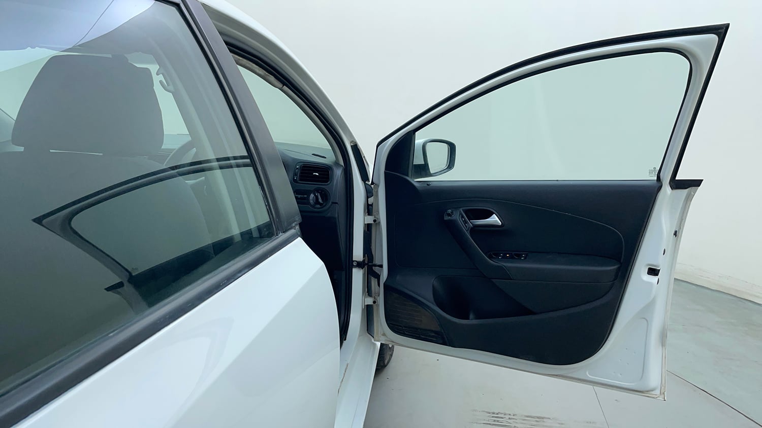 Used 2014 Volkswagen Polo Comfortline 1.2L (P) Petrol Manual interior RIGHT FRONT DOOR OPEN VIEW