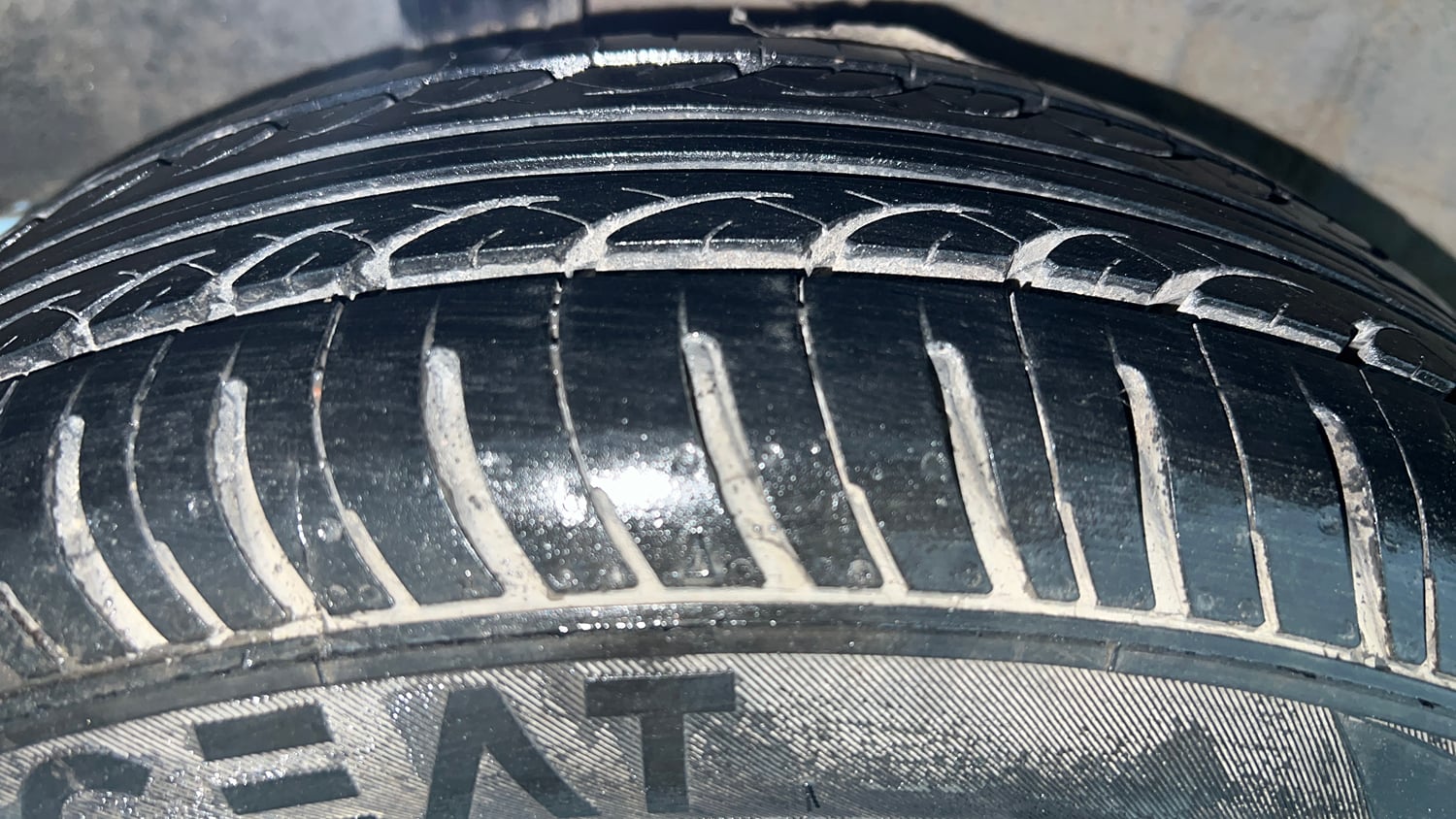 Used 2023 Honda Amaze VX 1.2 Petrol CVT Petrol Automatic tyres RIGHT REAR TYRE TREAD VIEW