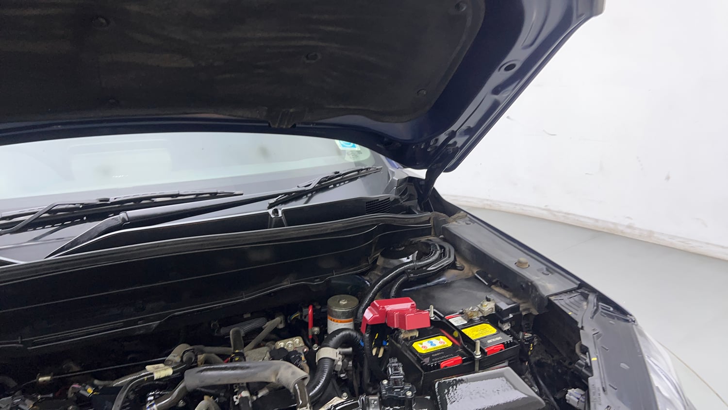 Used 2023 Maruti Suzuki Grand Vitara Zeta Plus Intelligent Hybrid eCVT Hybrid Automatic engine ENGINE LEFT SIDE HINGE & APRON VIEW