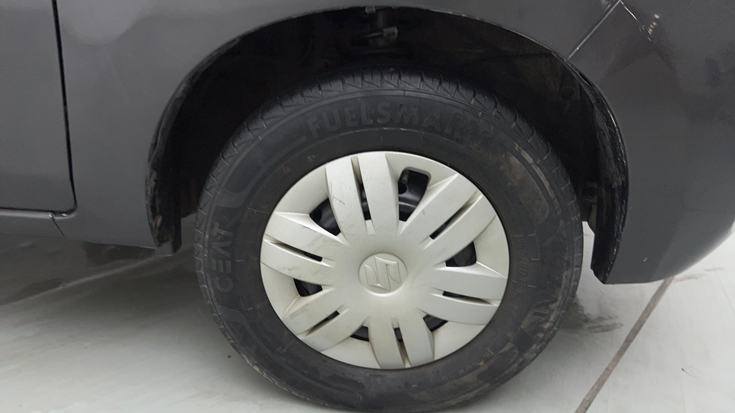 Used 2021 Maruti Suzuki Alto 800 LXi (O) Petrol Manual tyres RIGHT FRONT TYRE RIM VIEW