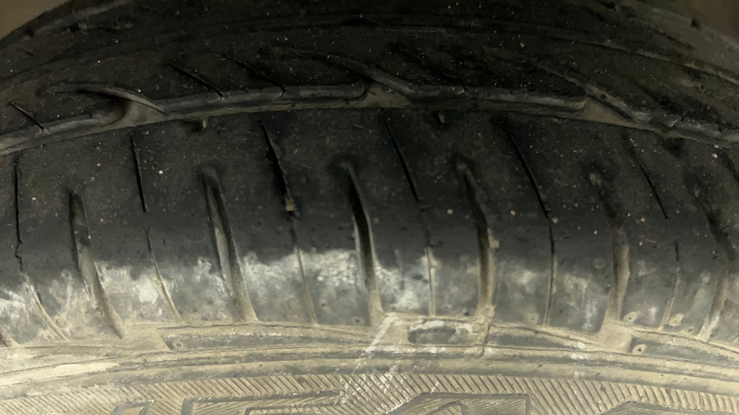 Used 2018 Maruti Suzuki Alto 800 LXi Petrol Manual tyres LEFT FRONT TYRE TREAD VIEW
