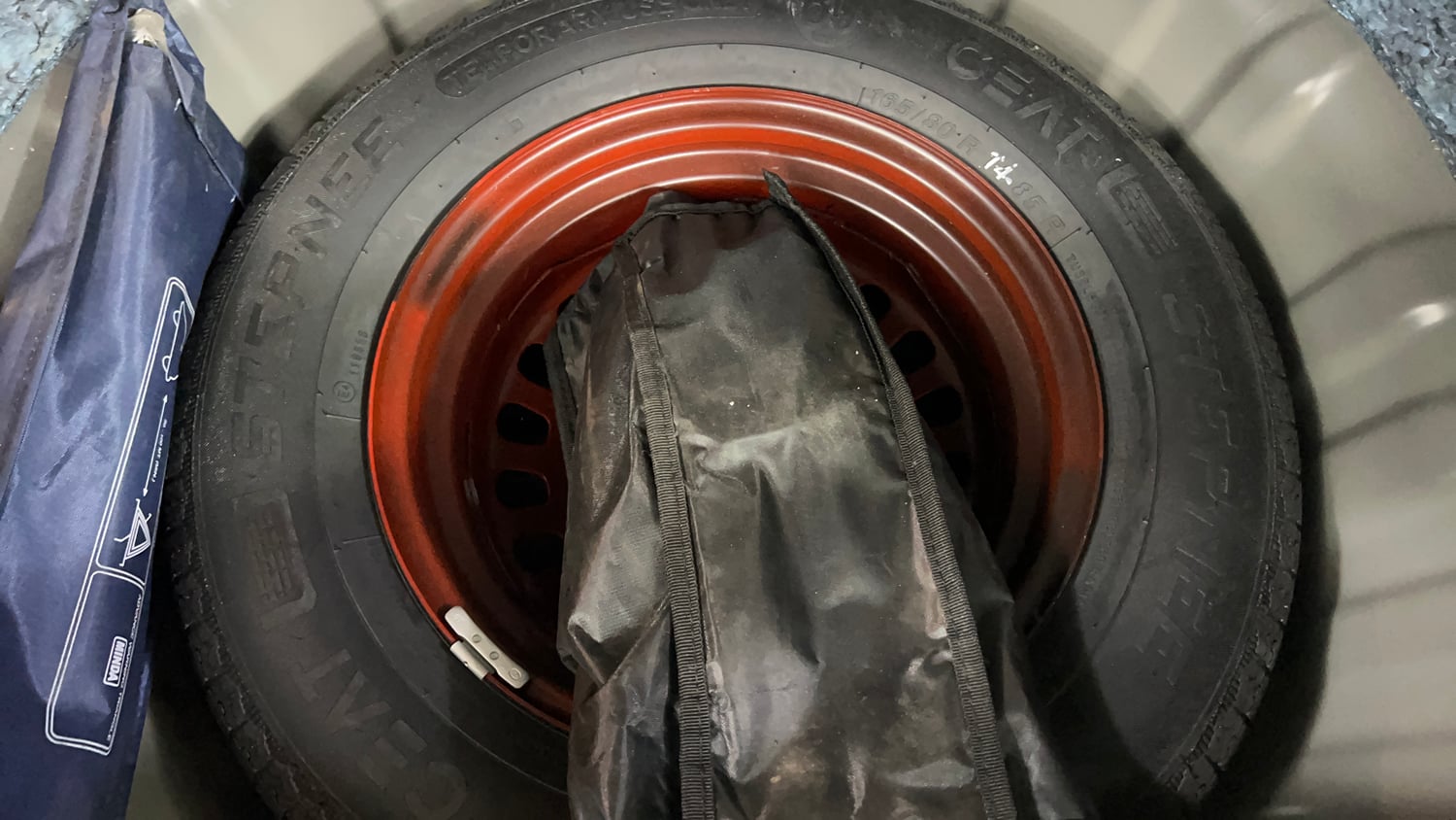 Used 2024 Nissan Magnite XV Premium Turbo CVT Petrol Automatic tyres SPARE TYRE VIEW