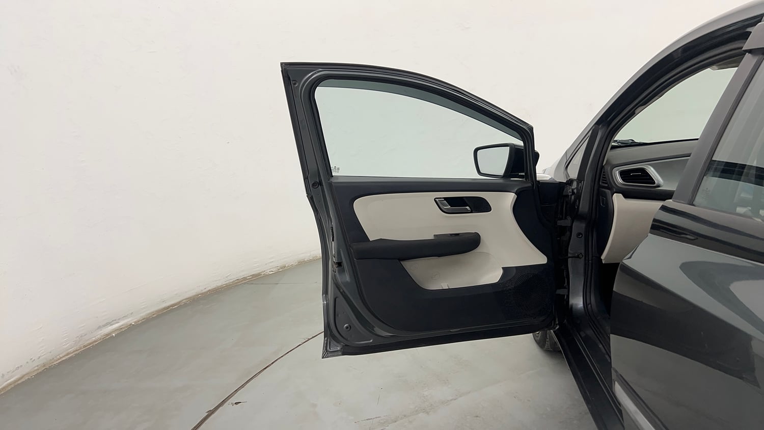 Used 2022 Tata Altroz XZ Diesel Diesel Manual interior LEFT FRONT DOOR OPEN VIEW