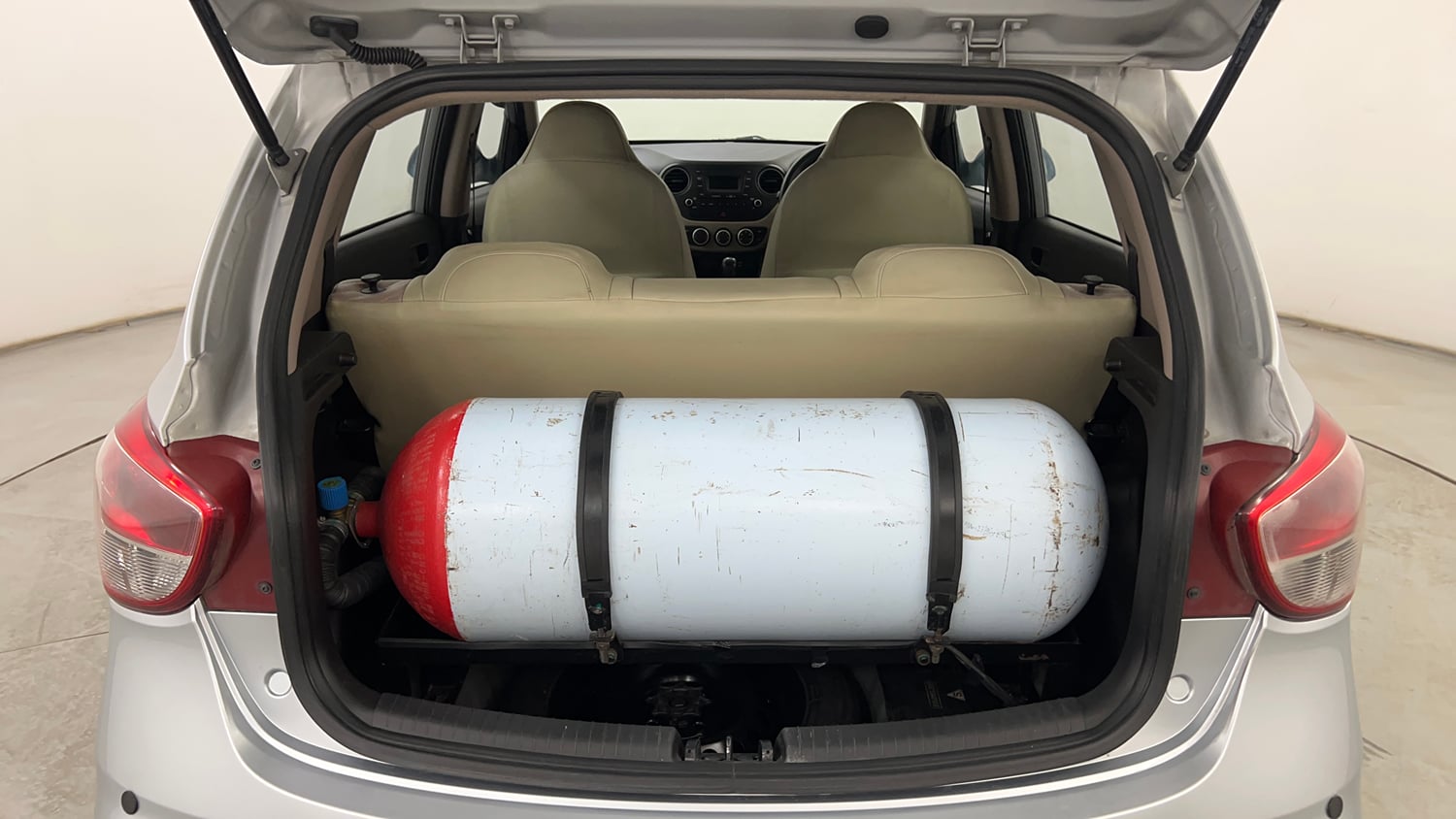 Used 2019 Hyundai Grand i10 Magna 1.2 Kappa VTVT CNG Cng Manual interior DICKY INSIDE VIEW