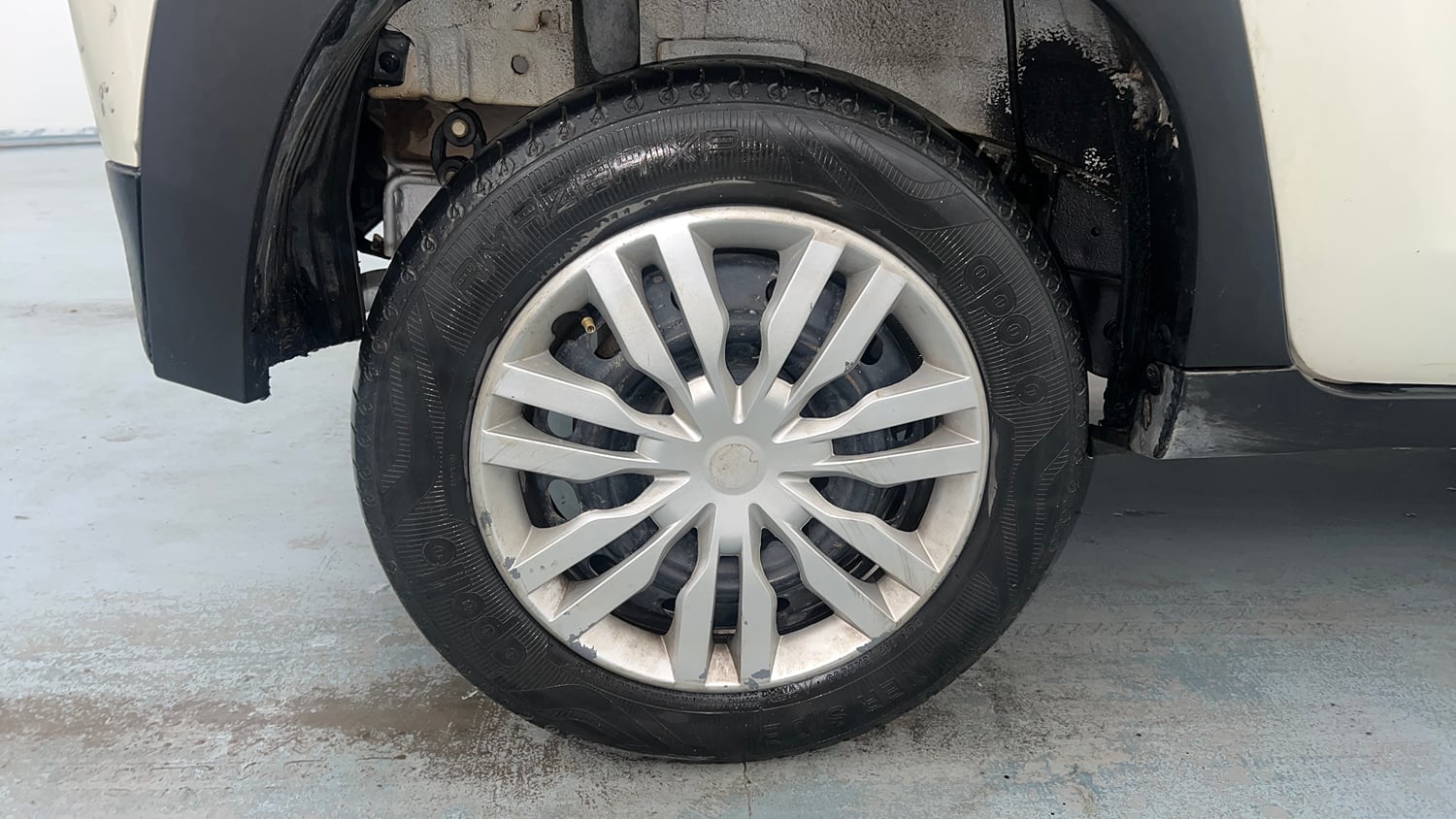 Used 2019 Mahindra KUV100 NXT K4 Plus 6 STR Petrol Manual tyres RIGHT REAR TYRE RIM VIEW
