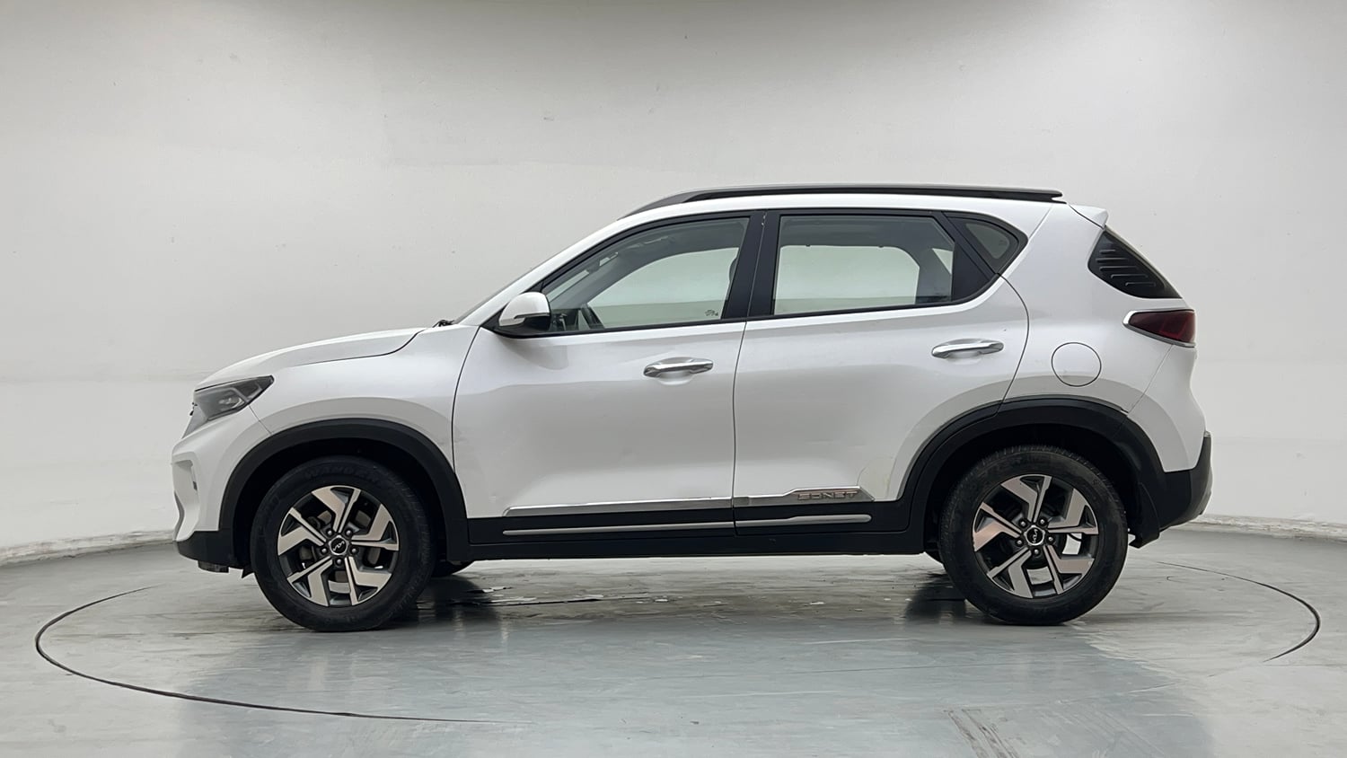 Used 2022 Kia Sonet HTX 1.5 Diesel Manual exterior LEFT SIDE VIEW