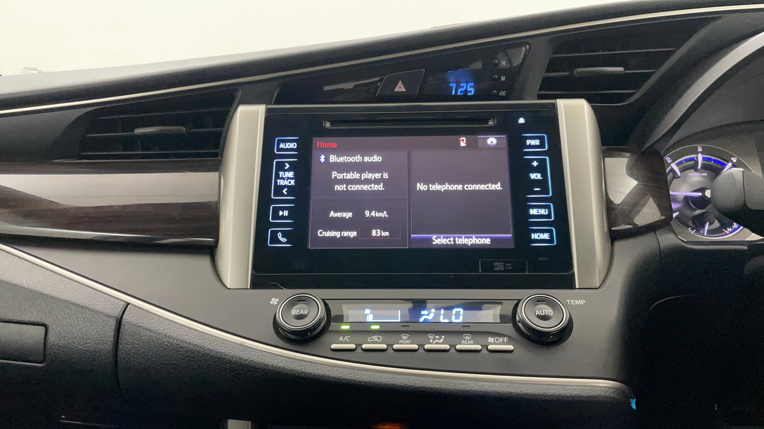Used 2019 Toyota Innova Crysta 2.4 V 7 STR Diesel Manual interior MUSIC SYSTEM & AC CONTROL VIEW