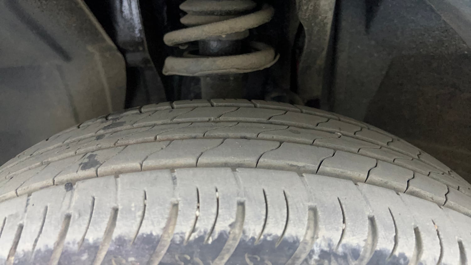 Used 2023 Renault Kiger RXZ AMT Petrol Automatic tyres LEFT FRONT TYRE TREAD VIEW