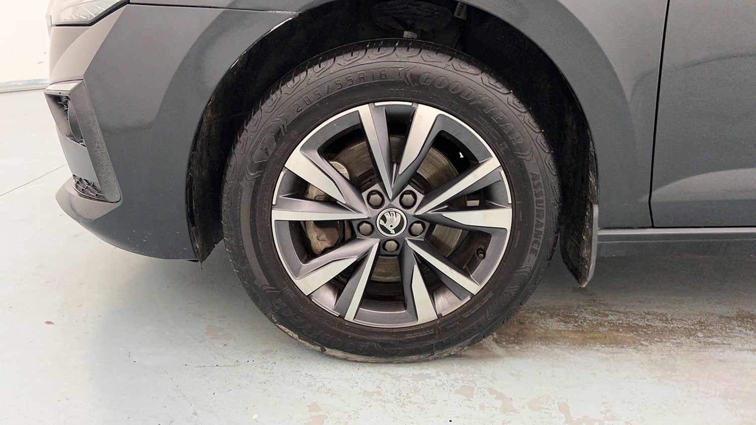 Used 2023 Skoda Slavia Style 1.5L TSI DSG Petrol Automatic tyres LEFT FRONT TYRE RIM VIEW