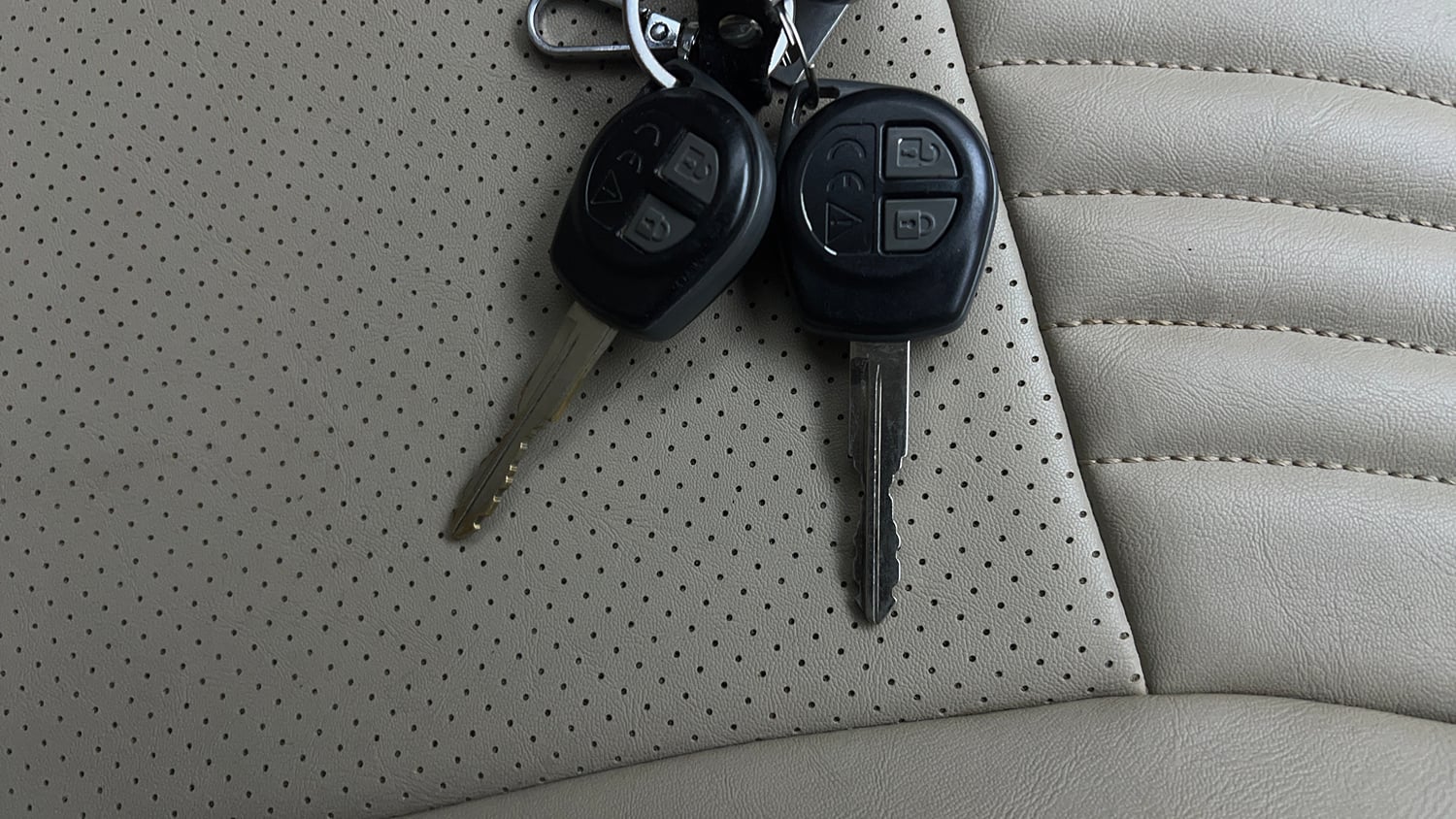 Used 2020 Maruti Suzuki Ciaz Delta Hybrid 1.5 Petrol Manual extra CAR KEY VIEW