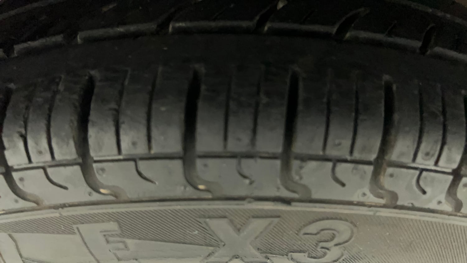 Used 2015 Hyundai Eon Era Petrol Manual tyres LEFT FRONT TYRE TREAD VIEW