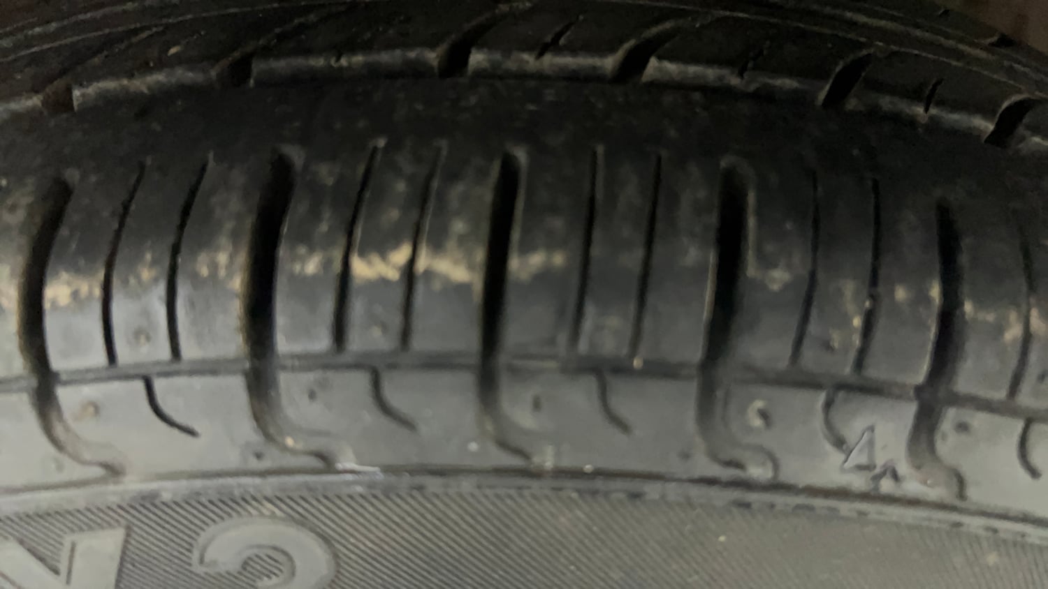 Used 2015 Hyundai Eon Era Petrol Manual tyres RIGHT FRONT TYRE TREAD VIEW