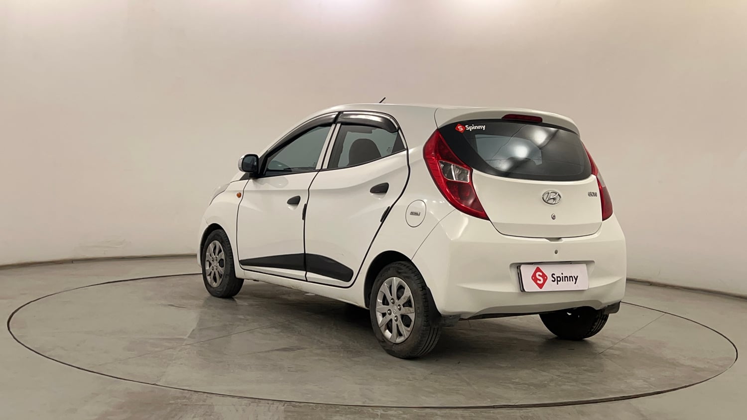 Used 2018 Hyundai Eon Magna + Petrol Manual exterior LEFT REAR CORNER VIEW