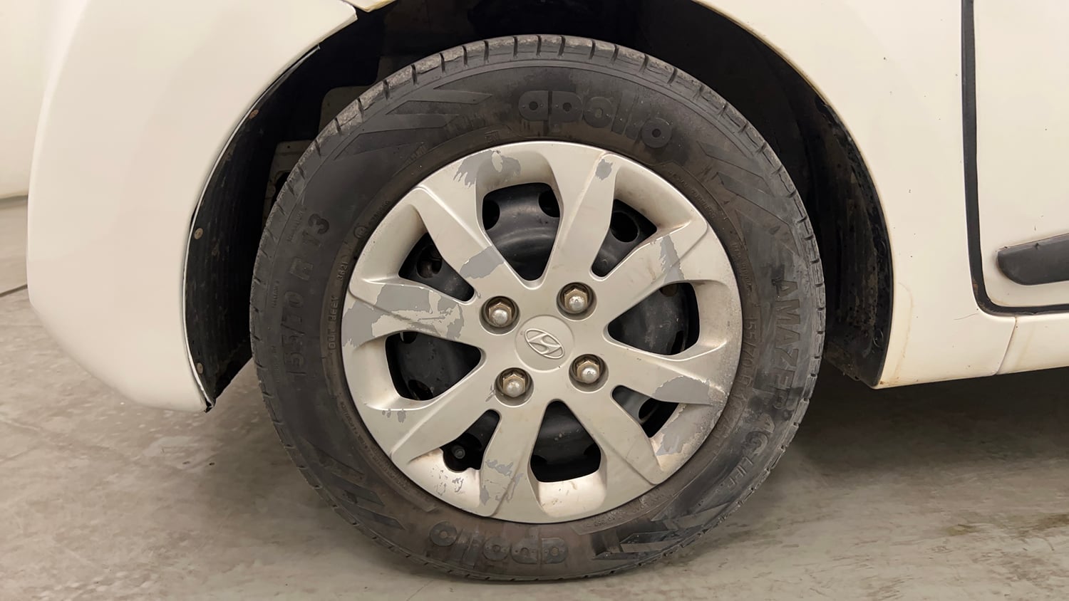 Used 2018 Hyundai Eon Magna + Petrol Manual tyres LEFT FRONT TYRE RIM VIEW