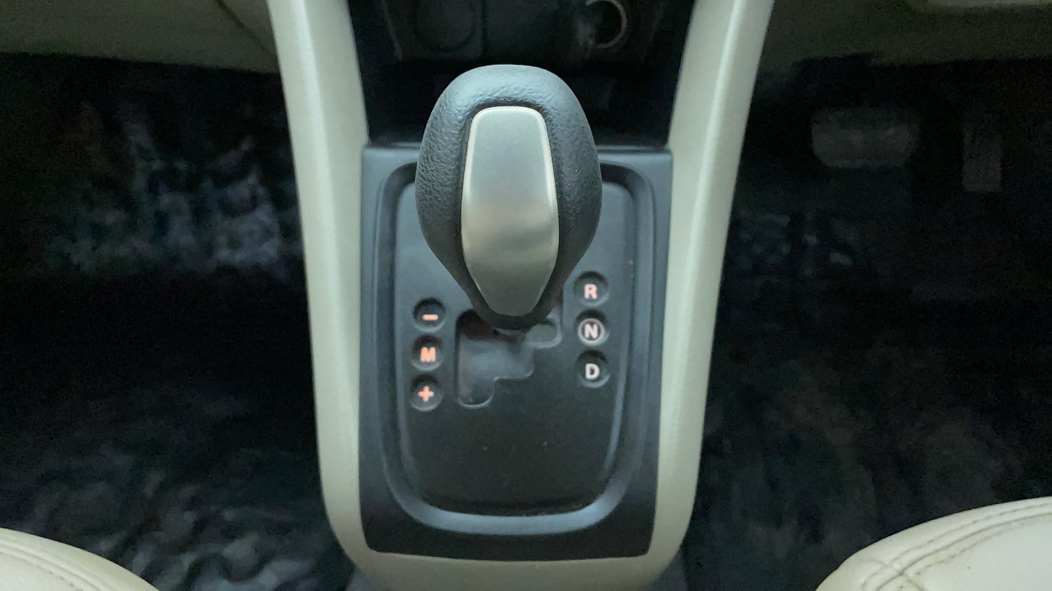 Used 2014 Maruti Suzuki Celerio VXi AMT Petrol Automatic interior GEAR  KNOB VIEW