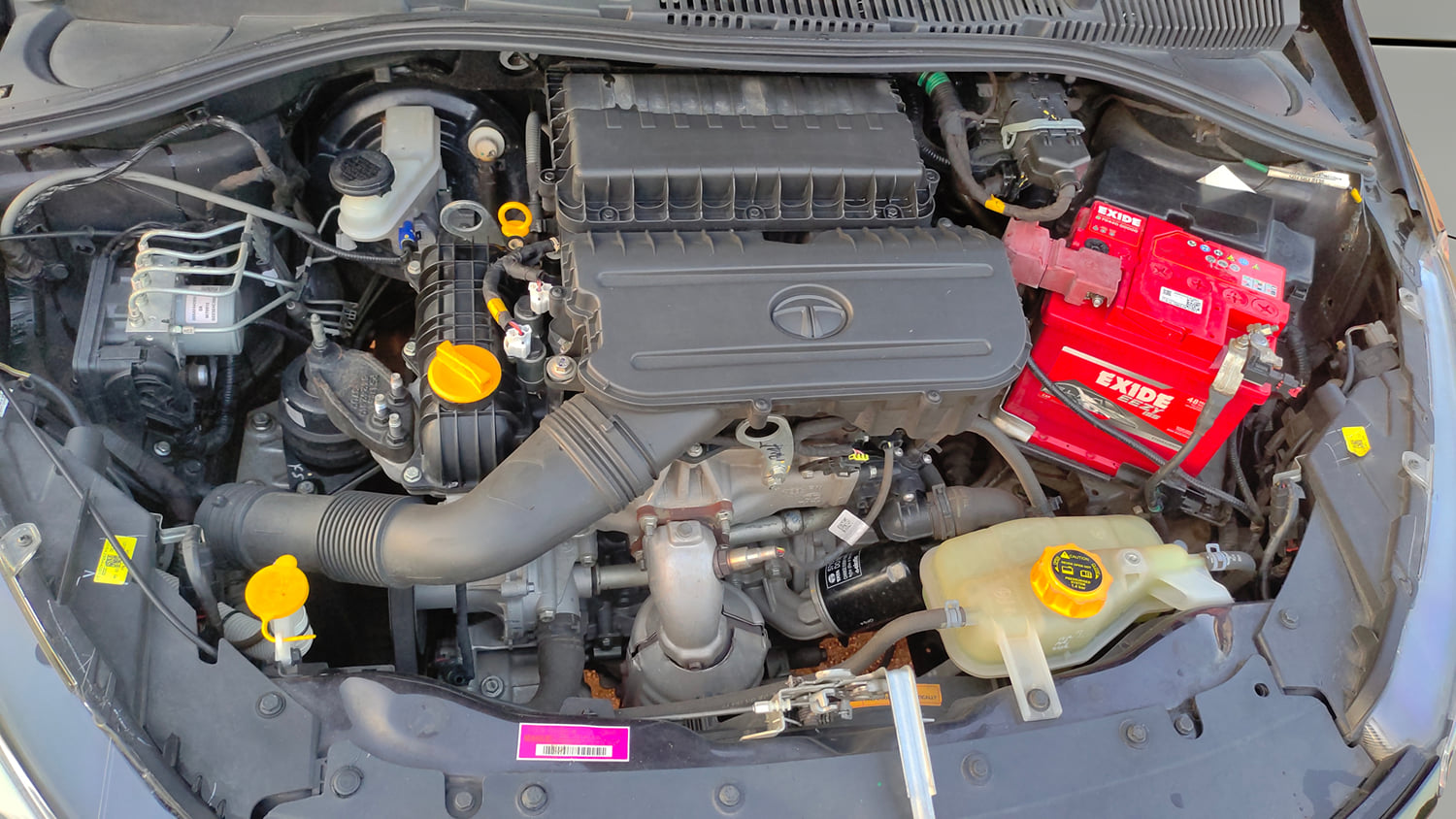 Used 2023 Tata Tiago XZA Plus Petrol Automatic engine ENGINE RIGHT SIDE VIEW