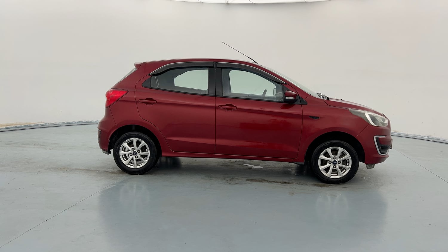 Used 2019 Ford Figo Titanium 1.2 Ti-VCT MT Petrol Manual exterior RIGHT SIDE VIEW