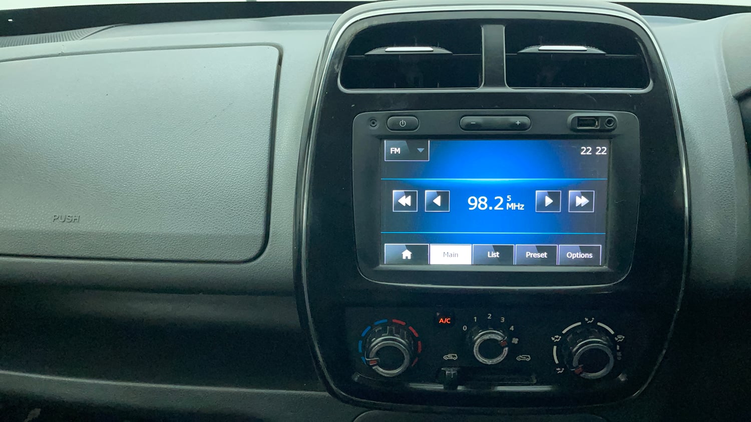 Used 2016 Renault Kwid RXT Petrol Manual interior MUSIC SYSTEM & AC CONTROL VIEW