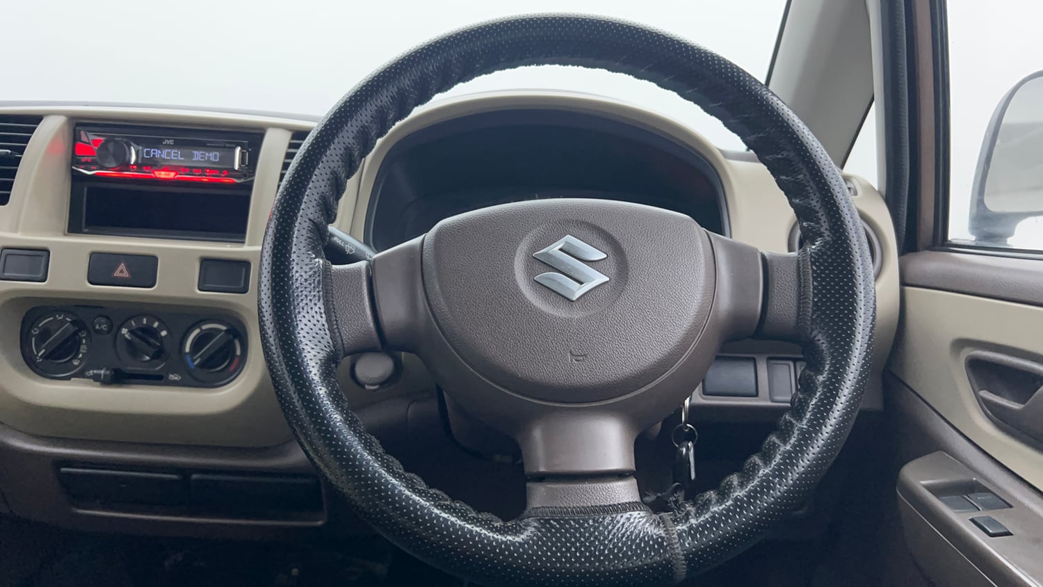 Used 2013 Maruti Suzuki Estilo LXi BS-IV Petrol Manual interior STEERING VIEW