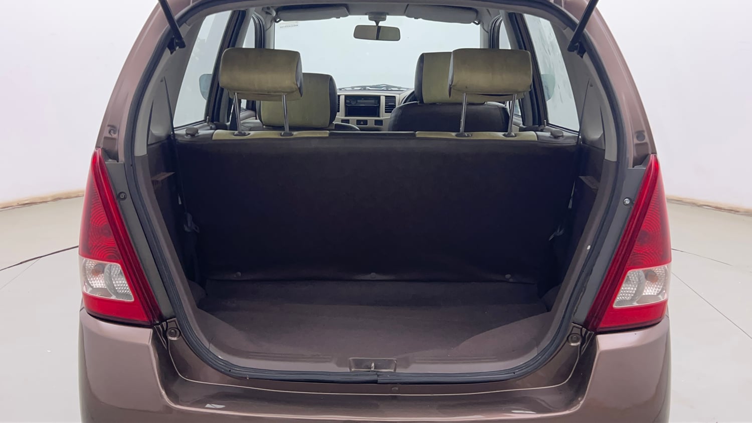 Used 2013 Maruti Suzuki Estilo LXi BS-IV Petrol Manual interior DICKY INSIDE VIEW
