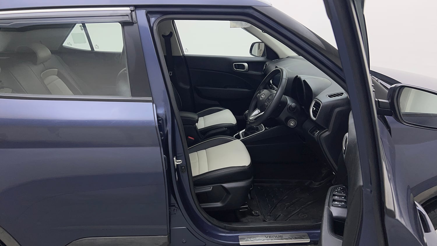 Used 2021 Hyundai Venue SX 1.0 Turbo Petrol Manual interior RIGHT SIDE FRONT DOOR CABIN VIEW