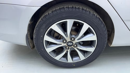 Used 2013 Hyundai Verna Fluidic 1.6 VTVT SX Petrol Manual tyres RIGHT REAR TYRE RIM VIEW