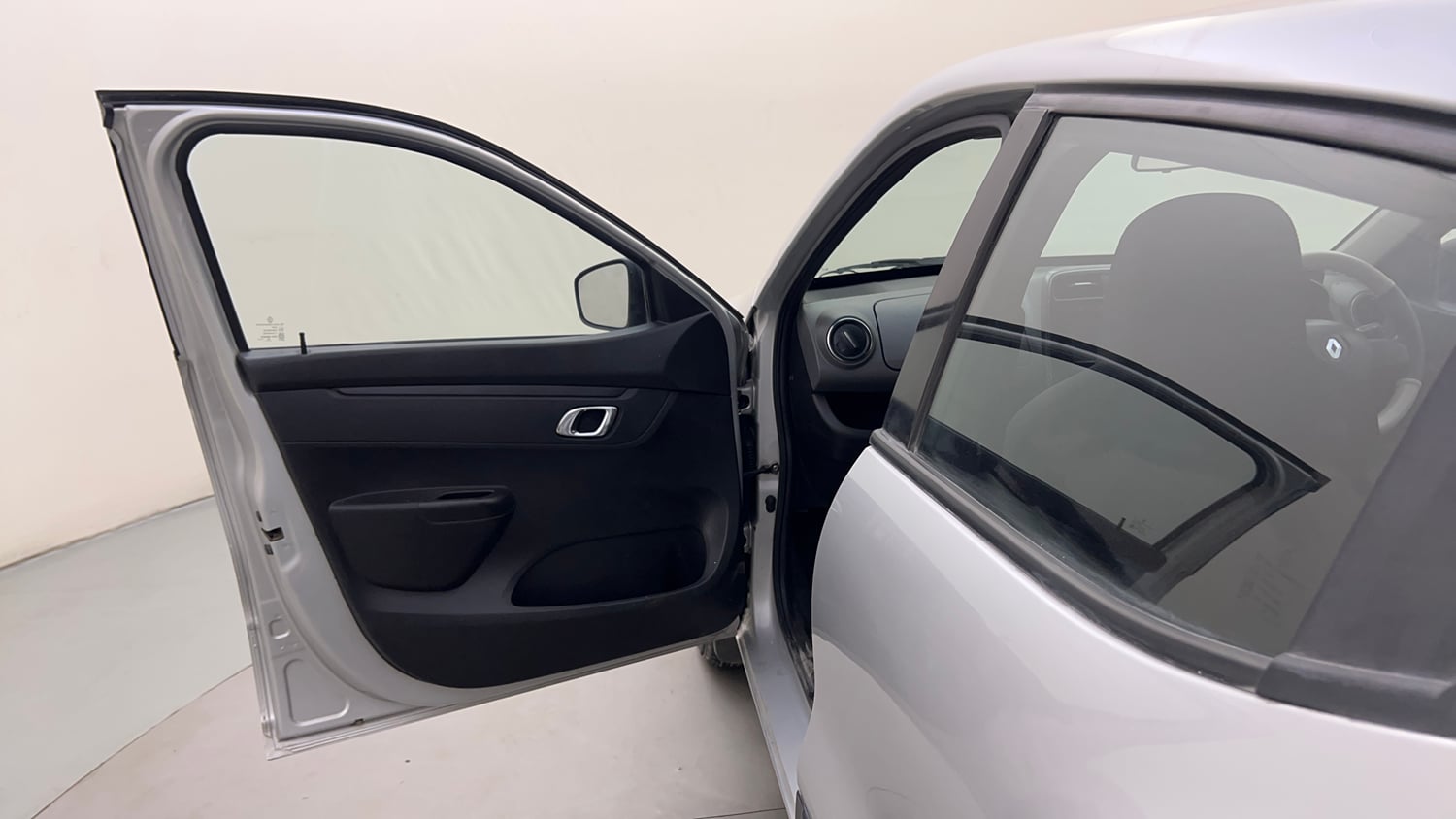 Used 2018 Renault Kwid 1.0 RXT AMT Petrol Automatic interior LEFT FRONT DOOR OPEN VIEW