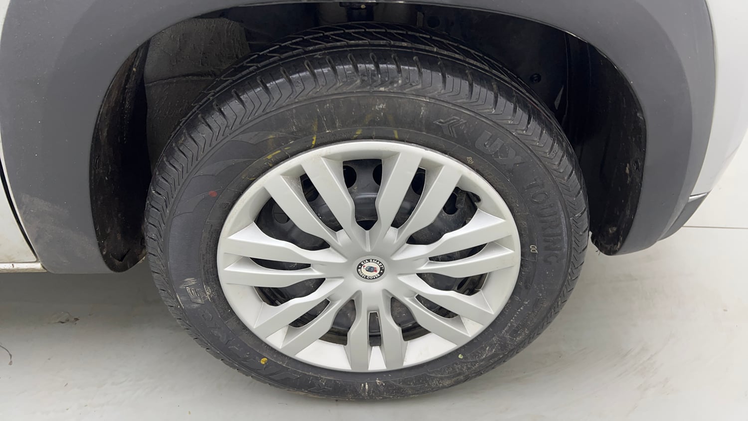 Used 2020 Renault Kwid RXT 1.0 Opt Petrol Manual tyres RIGHT FRONT TYRE RIM VIEW