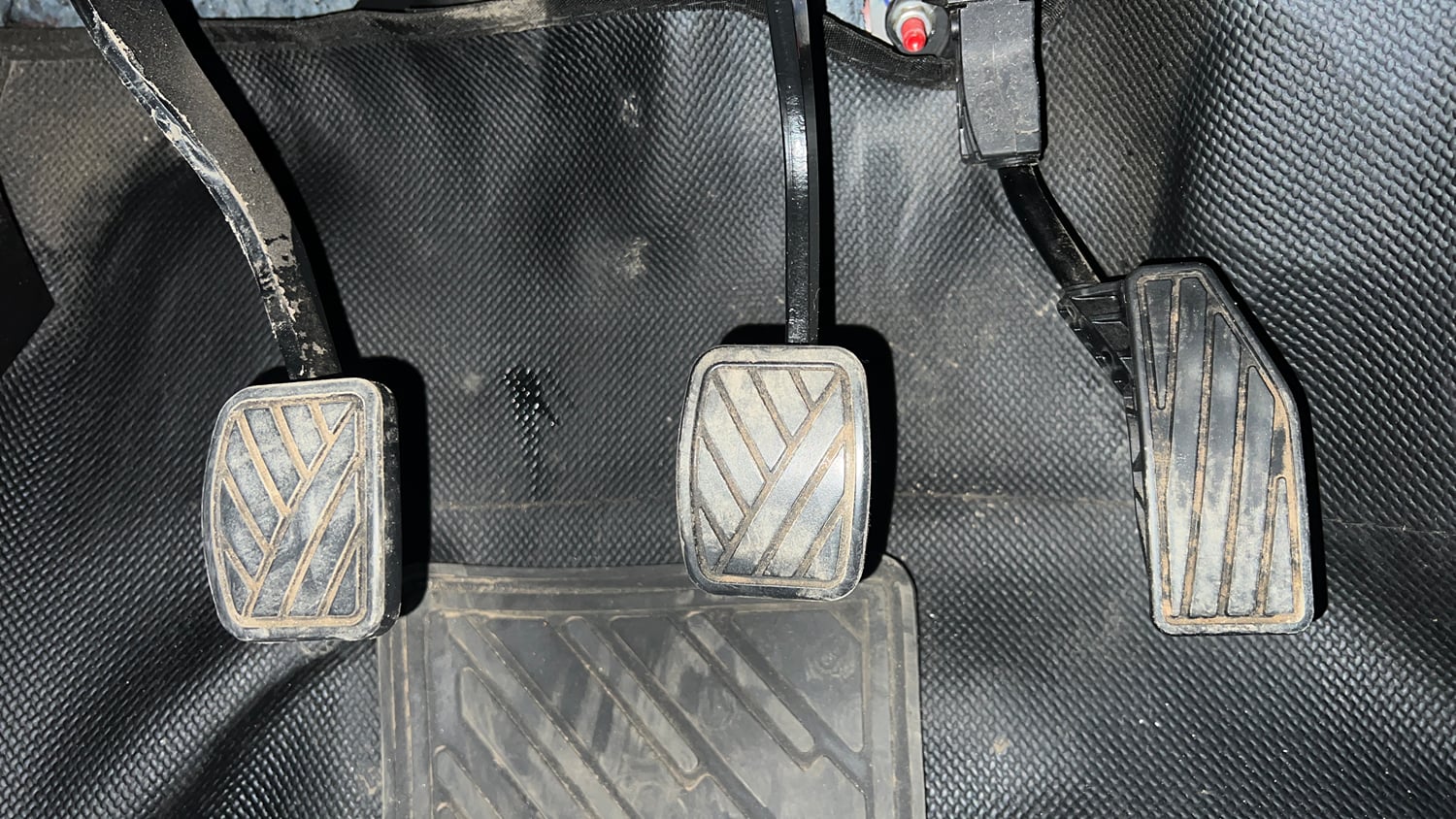 Used 2023 Maruti Suzuki Swift VXi Petrol Manual interior PEDALS VIEW