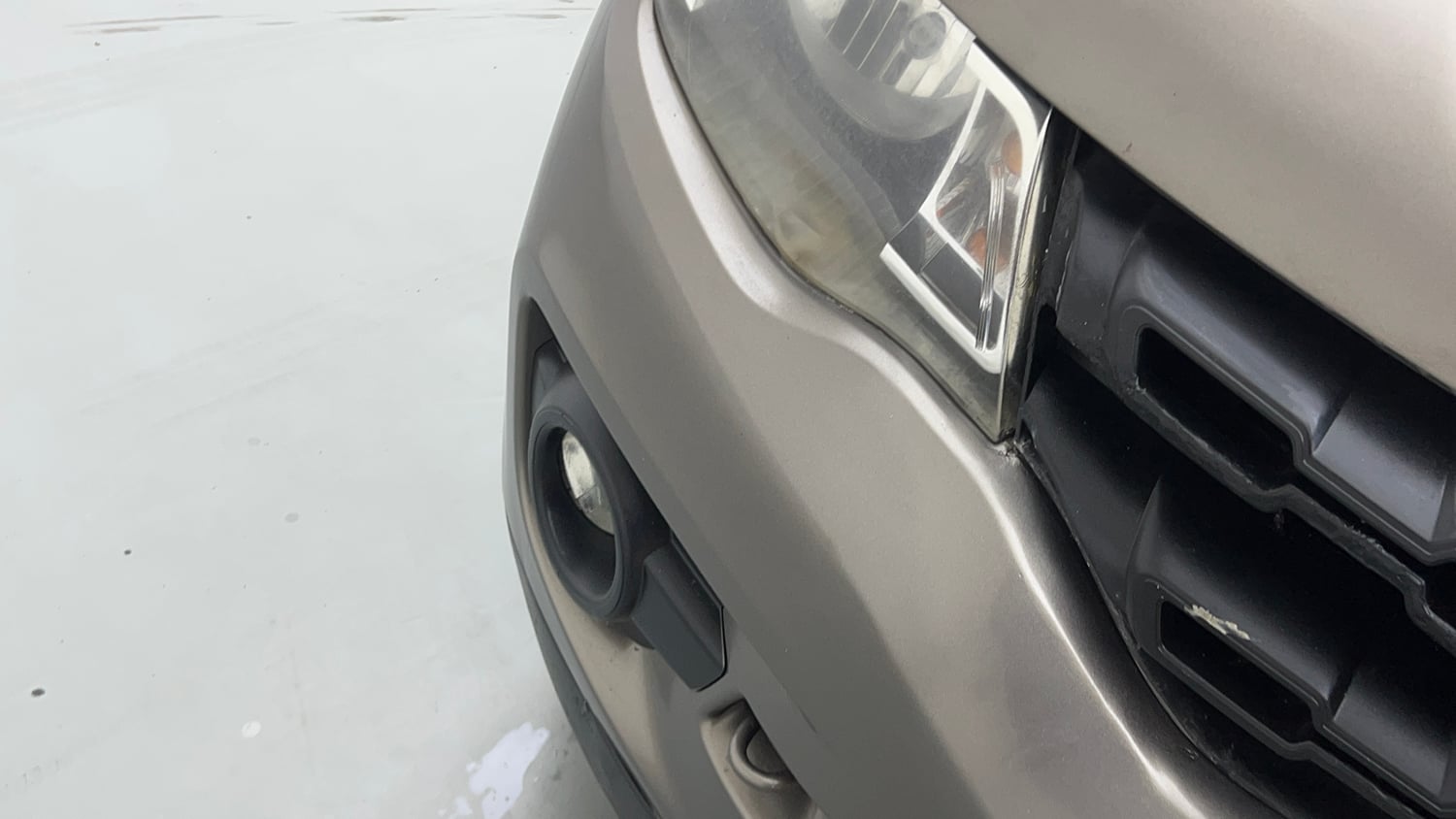 Used 2017 Renault Kwid 1.0 RXT Petrol Manual dents MINOR SCRATCH