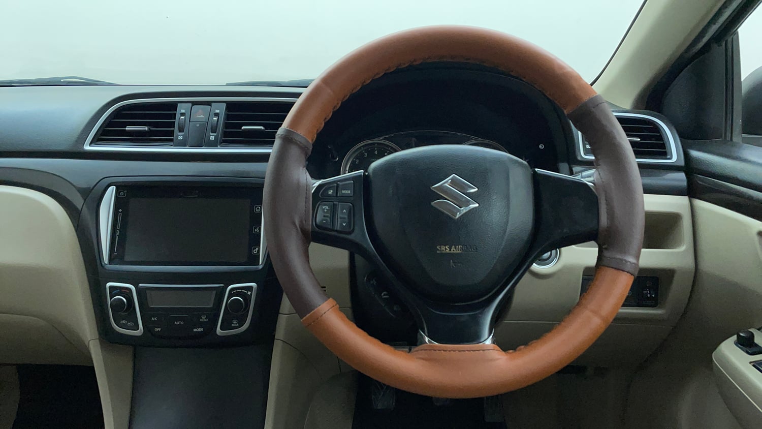 Used 2015 Maruti Suzuki Ciaz ZXI+ Petrol Manual interior STEERING VIEW
