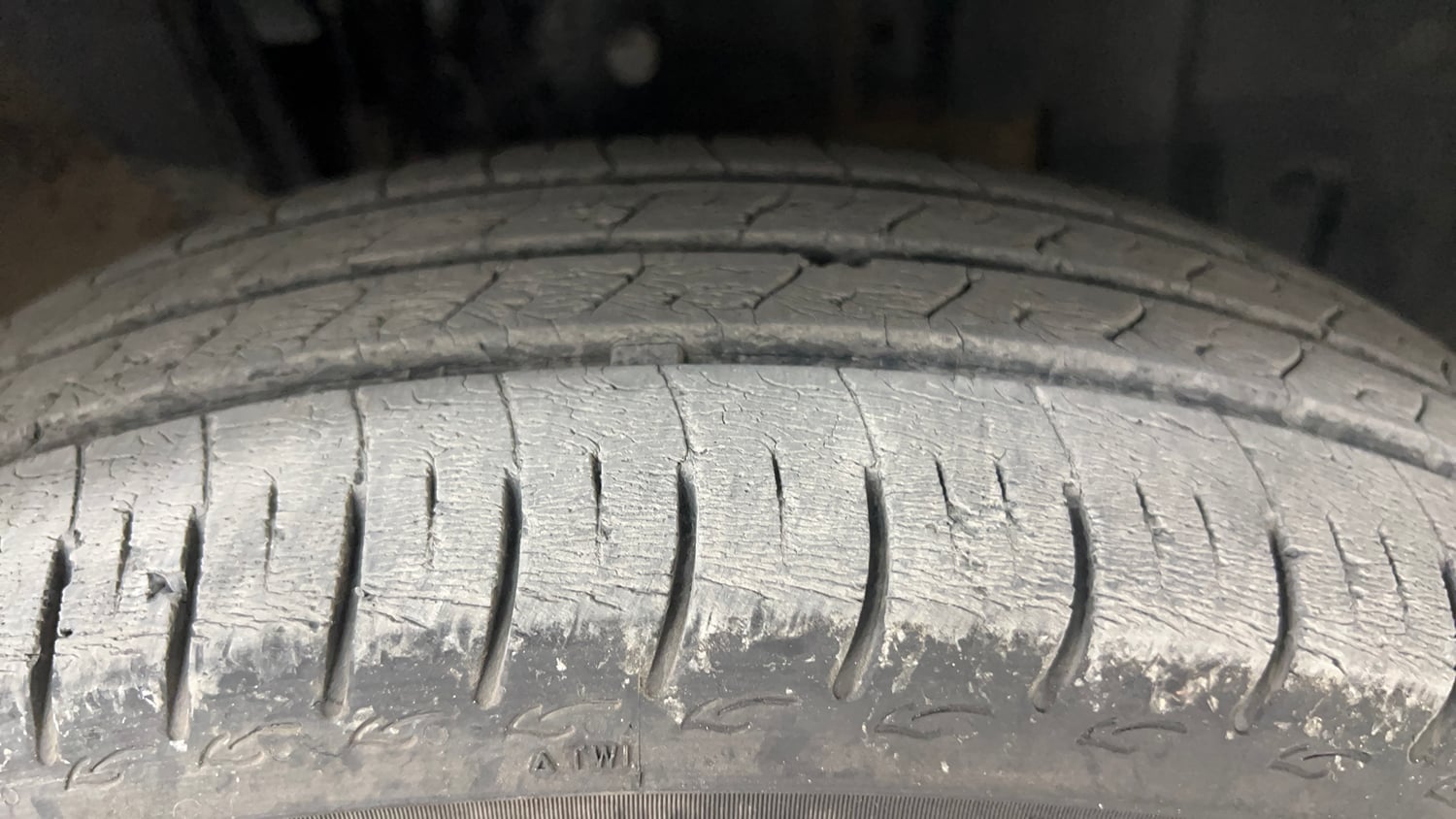Used 2022 Renault Triber RXT EASY-R AMT Petrol Automatic tyres RIGHT FRONT TYRE TREAD VIEW