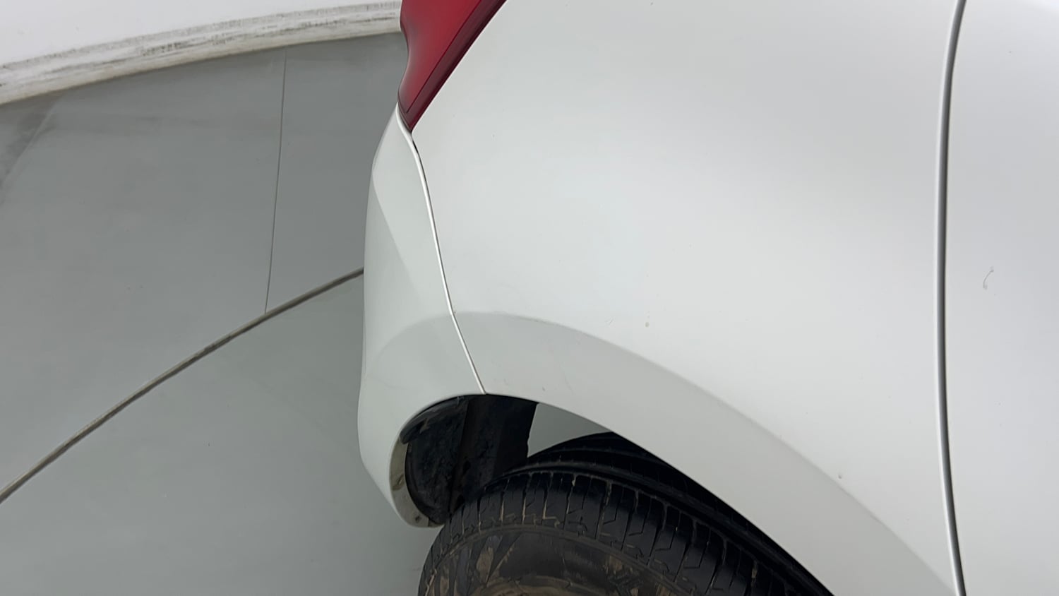 Used 2022 Maruti Suzuki Swift LXi Petrol Manual dents MINOR SCRATCH