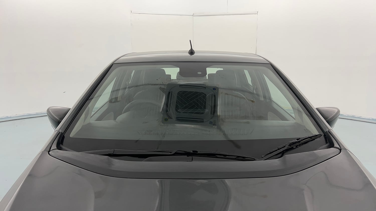 Used 2022 Tata Altroz XZ Petrol Petrol Manual exterior FRONT WINDSHIELD VIEW