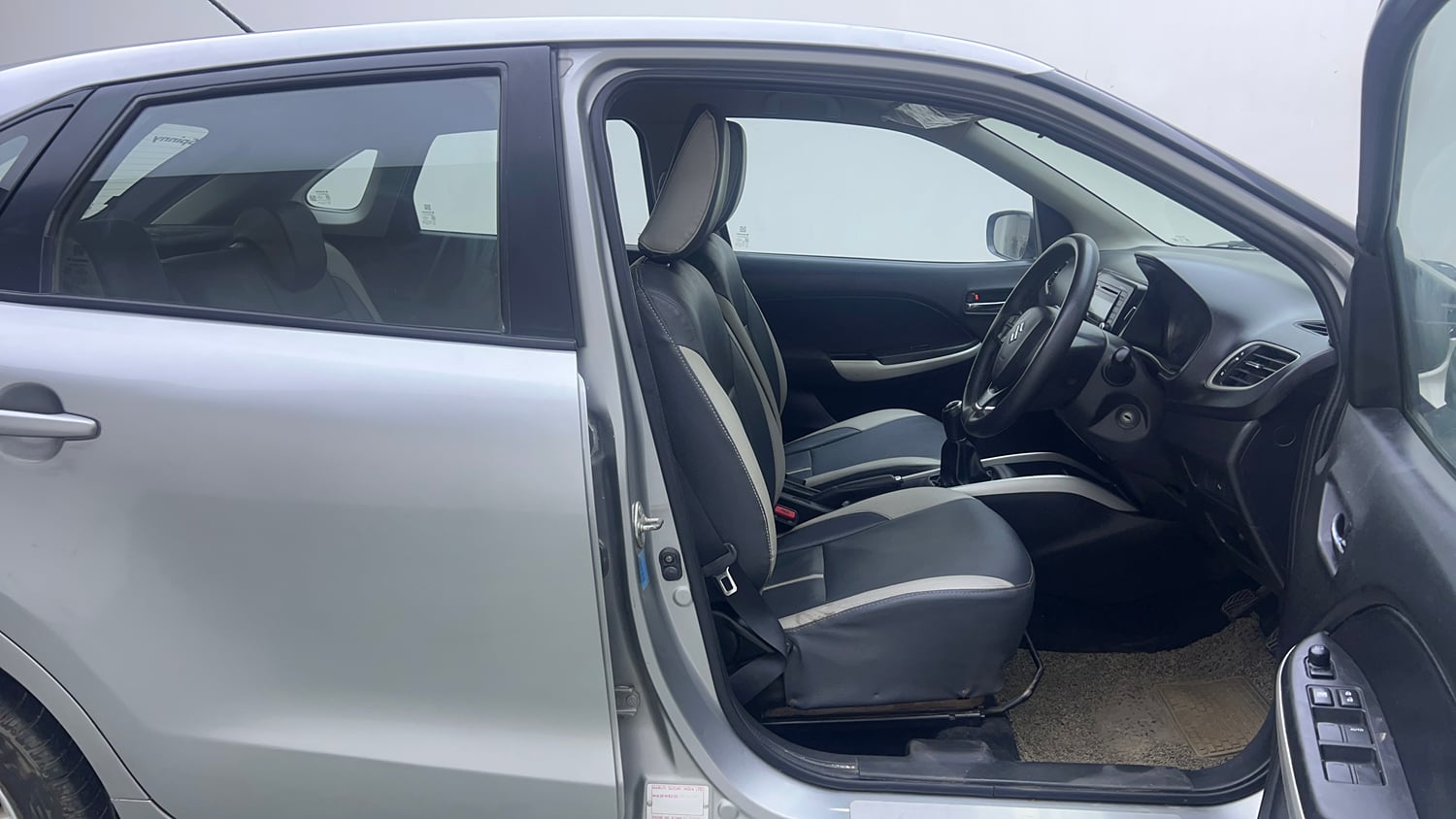 Used 2016 Maruti Suzuki Baleno Delta 1.2 Petrol Manual interior RIGHT SIDE FRONT DOOR CABIN VIEW