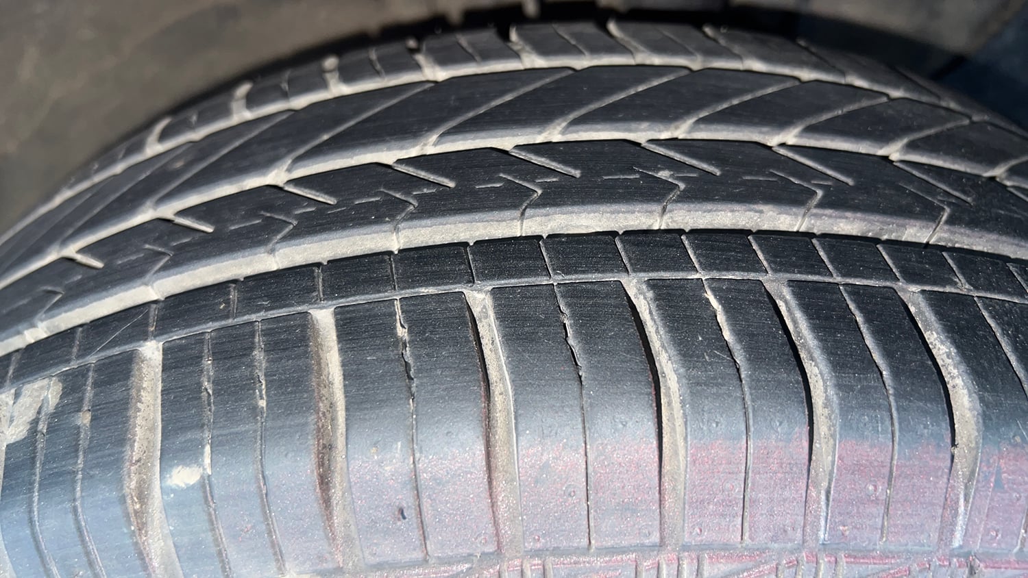 Used 2017 Hyundai Elite i20 Sportz 1.2 Petrol Manual tyres RIGHT FRONT TYRE TREAD VIEW