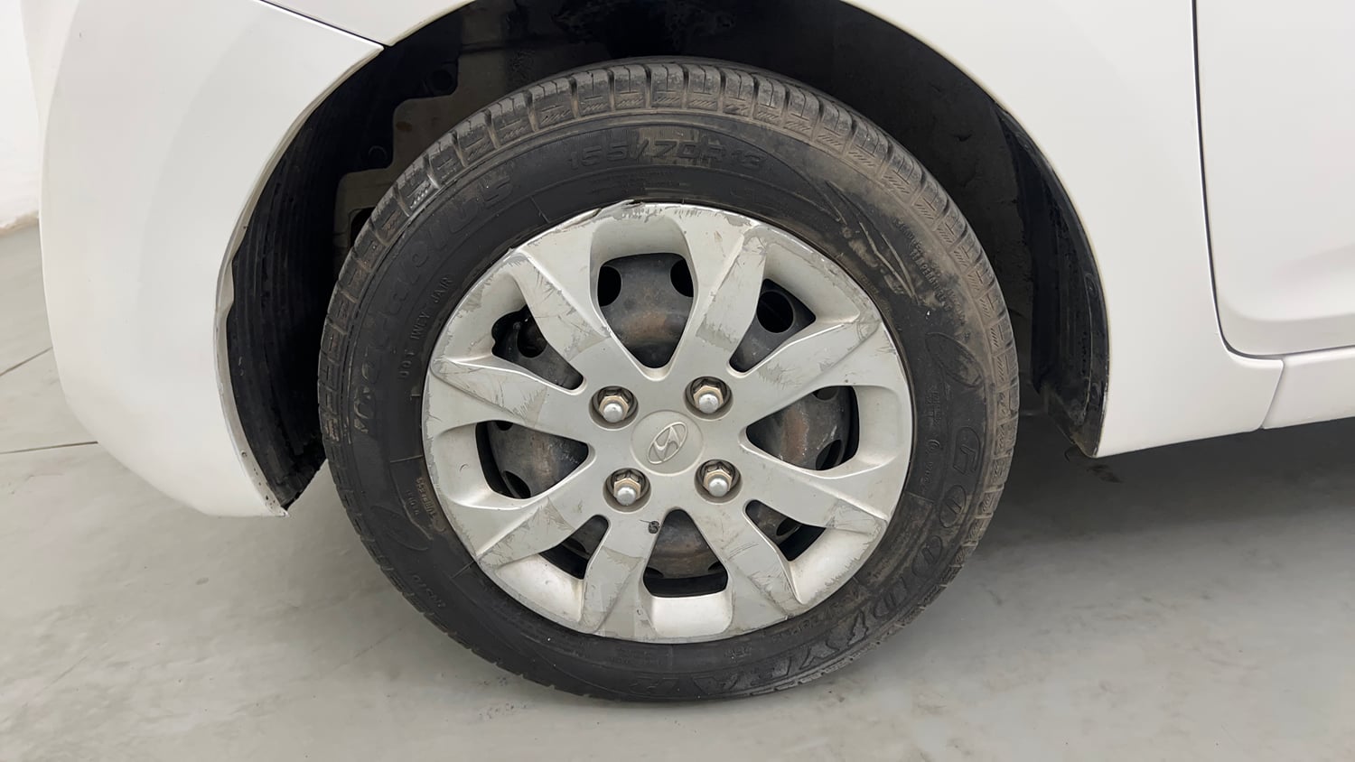 Used 2016 Hyundai Eon 1.0 Kappa Magna + (O) Petrol Manual tyres LEFT FRONT TYRE RIM VIEW