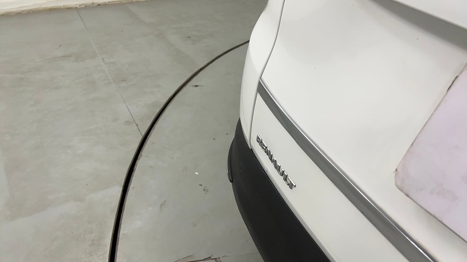 Used 2022 Renault Triber RXT EASY-R AMT Petrol Automatic dents MINOR SCRATCH