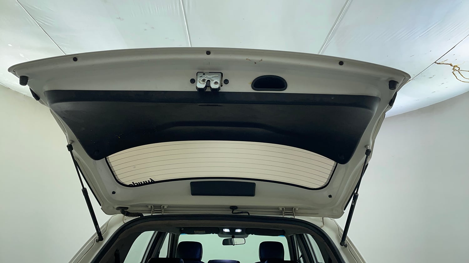 Used 2016 Hyundai Creta 1.6 SX Plus AT Diesel Automatic interior DICKY DOOR OPEN VIEW
