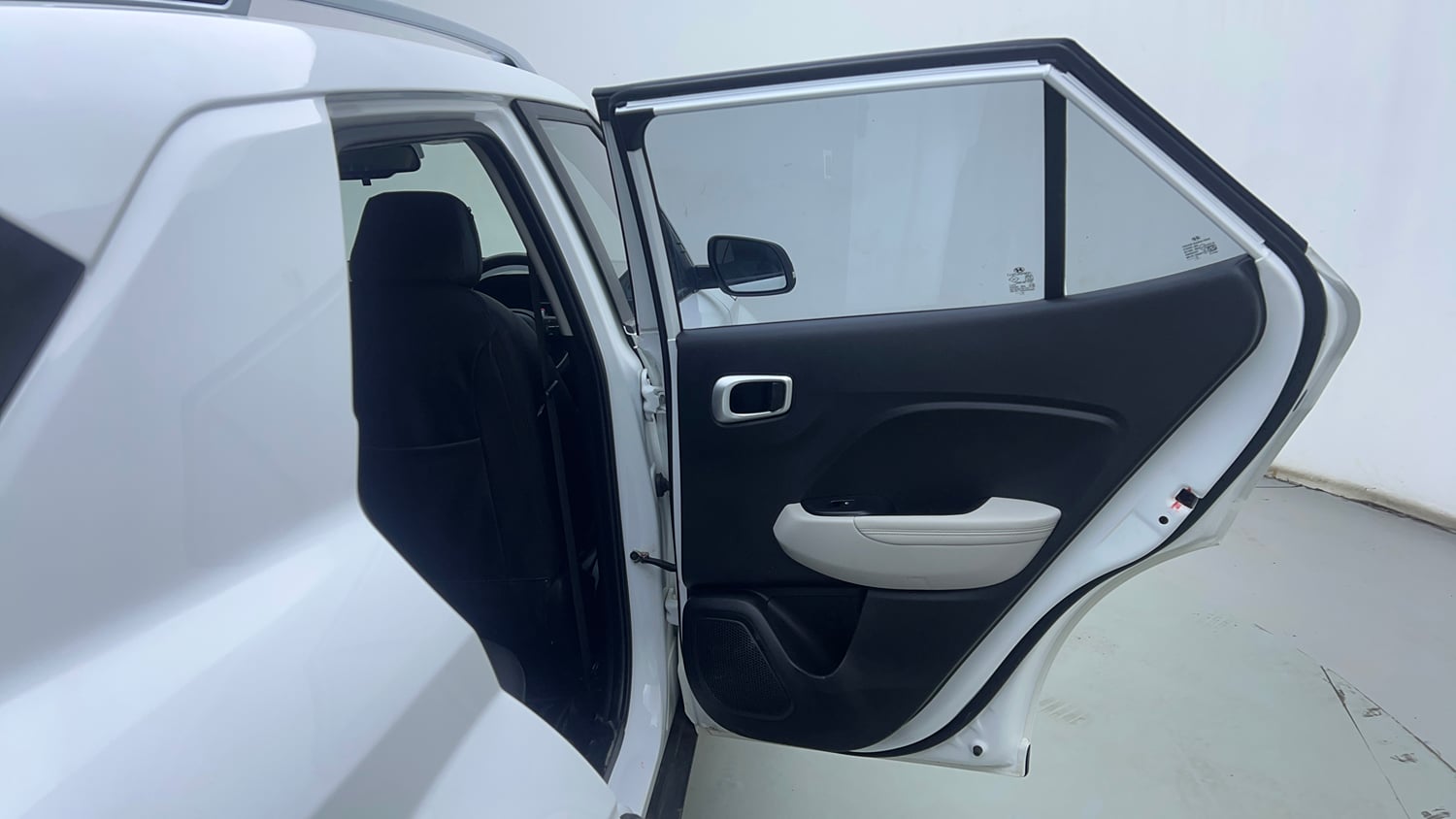 Used 2025 Hyundai Venue SX (O) 1.0 Turbo DCT Petrol Automatic interior RIGHT REAR DOOR OPEN VIEW