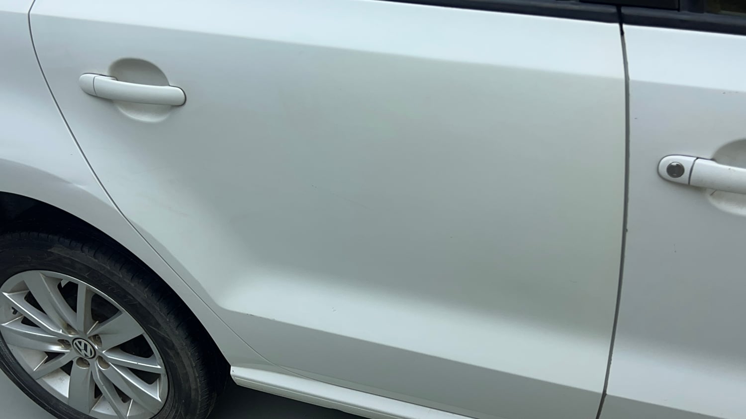 Used 2017 Volkswagen Polo Highline1.2L (P) Petrol Manual dents MINOR SCRATCH