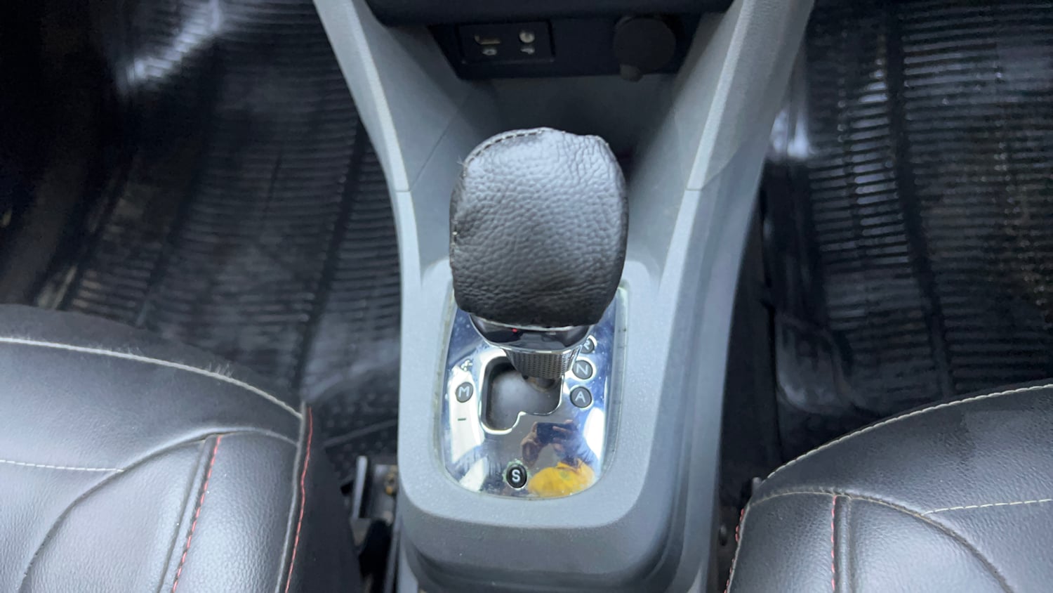 Used 2018 Tata Tigor Revotron XZA Petrol Automatic interior GEAR  KNOB VIEW