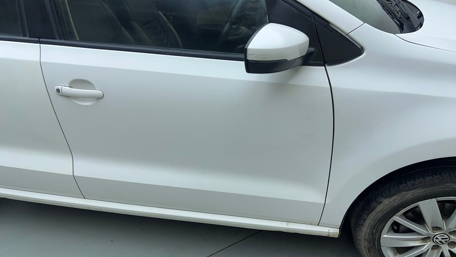 Used 2017 Volkswagen Polo Highline1.2L (P) Petrol Manual dents MINOR SCRATCH